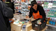 Еврозоната остава в дефлация и през май