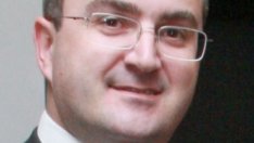 А. Петров: Държавата трябва да убеди дълговите инвеститори, че сме различни