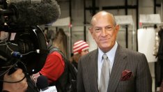 Оскар де ла Рента - който обличаше звезди и се превърна в такава