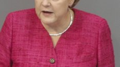 Меркел: Преструктуриране на гръцкия дълг носи неконтролиран ефект върху пазарите