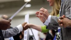 Ръстът на новите работни места в частния сектор на САЩ се забавя през юли