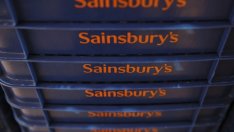 Приходите на Sainsbury's се свиват по-слабо от очакванията