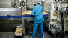 Британското производство изненадващо расте с най-бърз темп от 2012 г.