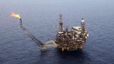 МАЕ: Пренасищането с природен газ няма да свърши преди края на десетилетието