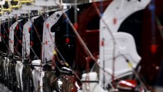 Daimler увеличава минималния дял на жени в компанията