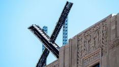 Мъск си навлече недоволството на Сан Франциско с гигантско светещо лого на X