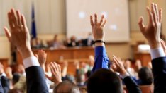 Анализатор: Има живот в правителството, защото интересите са споделени