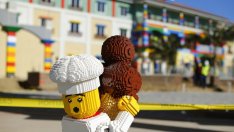 Lego надвива Барби