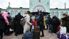 Руските окупационни власти в Херсон наредиха на цивилните да се евакуират