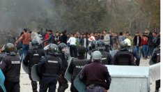 Министър Бъчварова: Ситуацията в лагера в Харманли е овладяна