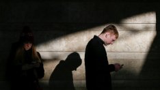 Продажбите на устройства остават константни през 2017 г. 