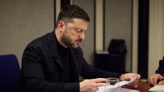 В Берлин Зеленски е отказал да обсъжда изтегляне от Донбас и украинците го подкрепят