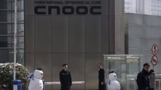 Китайската енергийна компания CNOOC повишава разходите за пръв път от 3 години