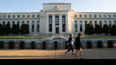 Протоколите на Фед показват предпазлив подход към ново повишаване на лихвите