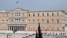 Гърция иска да изплати предсрочни част от дълга си към МВФ