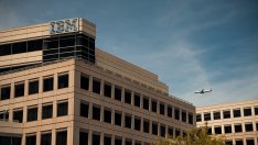 AI бумът тласна тримесечните приходи на IBM над очакваното