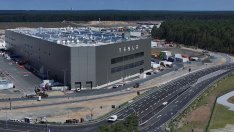 Първата жена начело на най-големия профсъюз в Германия се прицелва в Tesla