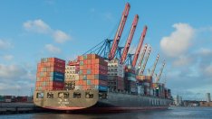 Японският износ продължава двуцифрения си спад