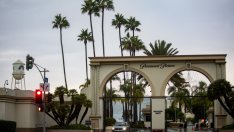 Paramount продаде Simon & Schuster на KKR за 1,6 млрд. долара