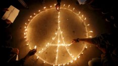 Атаките в Париж показаха най-доброто и най-лошото от социалните мрежи