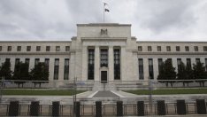 Фед трябва да направи нещо повече от вдигане на лихвите