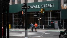 Скъпите акции и облигации тласкат инвеститорите към алтернативи