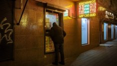 Рублата се срина до рекордно дъно