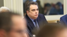 Асен Василев: Ще завършим годината с по-малък дефицит от планираното