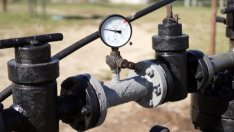 Абу Даби продава дял от своите газопроводи за над 15 млрд. долара до края на юни