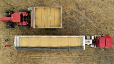 Китай спира временно част от земеделския внос от САЩ