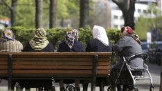 Държавната пенсия и пенсията от универсален фонд ще дават по-висок доход