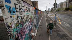 Източна Германия си остава отделна държава