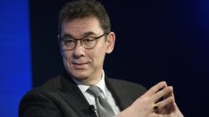 Шефът на Pfizer: Ще заживеем нормалния си живот до края на есента