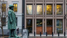 Най-големият държавен фонд в света обяви загуба от 40 млрд. долара за първите три месеца