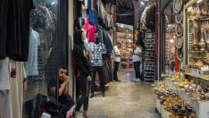 Доверието на турските потребители с най-голям спад от идването на Ердоган на власт