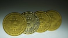 Неизвестен трейдър купи биткойни за 400 млн. долара