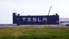 Производството в новия завод на Tesla в Китай ще бъде ключово за отчета на концерна