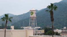 Епизод пореден: Warner Bros. подновява преговорите с Paramount след по-висока оферта