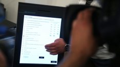 ЦИК ще купи още 1500 машини за гласуване за предсрочните избори