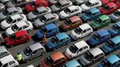 Продажбите на нови коли в Европа изненадаха с неочакван ръст през август