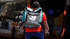 Amazon обмисля инвестиция в Deliveroo във Великобритания