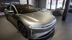 Имитаторите на Tesla все още изгарят кеш в опит да достигнат обемно производство