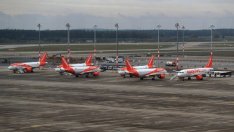 Ограниченията за пътуване свиха приходите на EasyJet с 88% в края на 2020 г. 