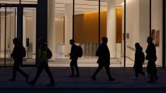 Служителите в Лондон са в офиса само в половината от седмицата