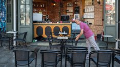 Турция повишава минималната заплата с 49% през 2024 г.