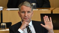 Лидер на „Алтернатива за Германия“ отива на съд заради нацистки лозунг