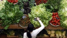 Бракуват 670 хил. т храни у нас годишно, през хранителната банка даряват 270 т