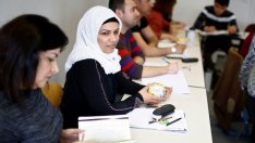 Бежанци в Германия отказват работа: "Гости сме на Меркел"