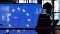 ЕС се бави, докато Украйна гори