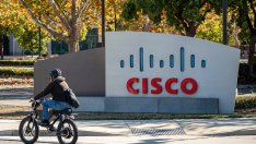 Cisco се опитва да оспори доминацията на Broadcom в свързването на центрове за данни